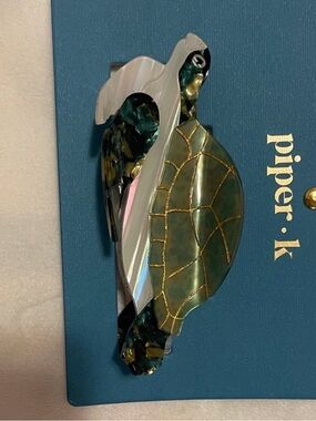 Piper K Green and Gold Turtle Hair Barrette